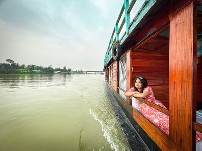 হাউজবোটে টাঙ্গুয়ার হাওর ভ্রমণ