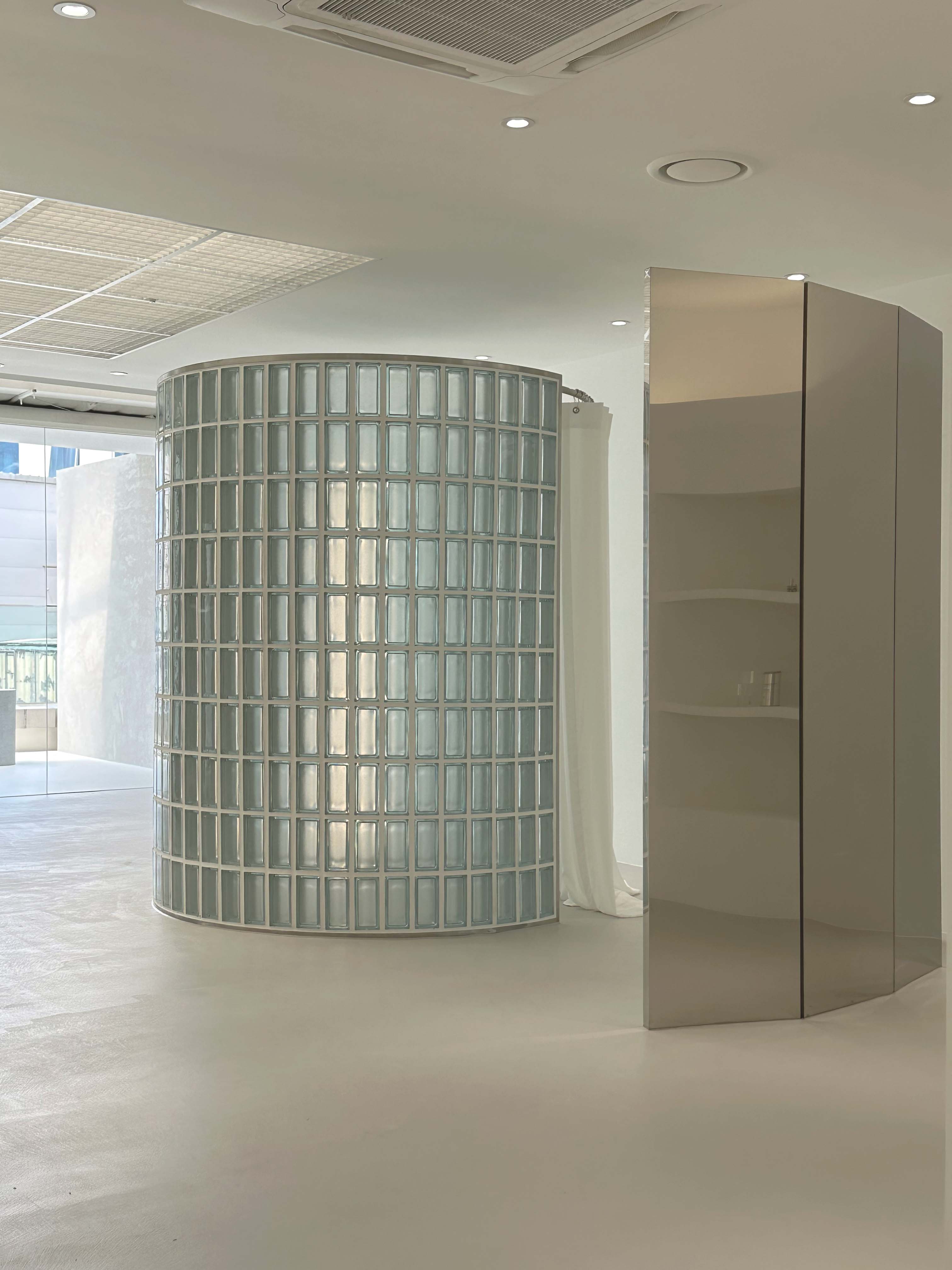 APM LUXE STUDIO (2023)