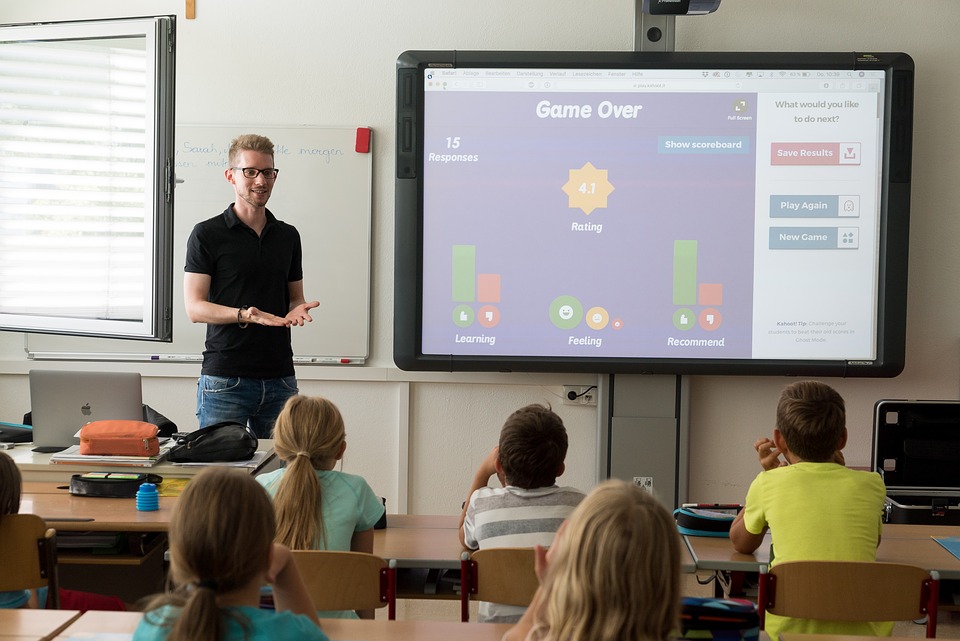 teacher-3765909_960_720.jpg