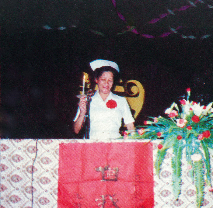 方惠卿校長進行傳光